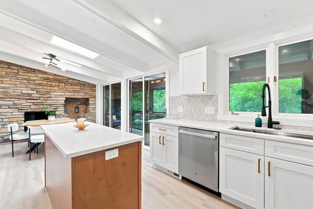 W3552 Wildwood DRIVE, Lake Geneva, WI 53147
