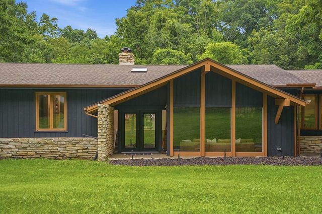 W3552 Wildwood DRIVE, Lake Geneva, WI 53147