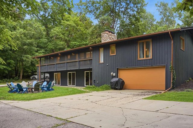 W3552 Wildwood DRIVE, Lake Geneva, WI 53147