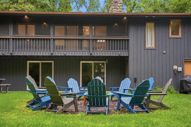 W3552 Wildwood DRIVE, Lake Geneva, WI 53147