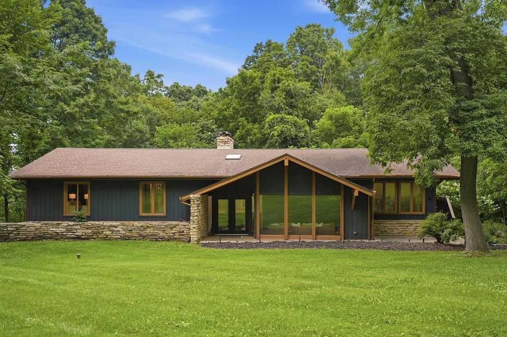W3552 Wildwood DRIVE, Lake Geneva, WI 53147