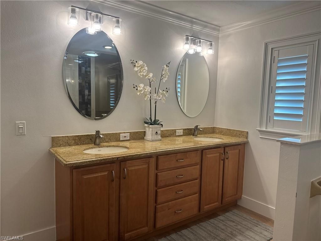 Image 12 of property listing at 5241 SW 2nd PL, Cape Coral, FL 33914