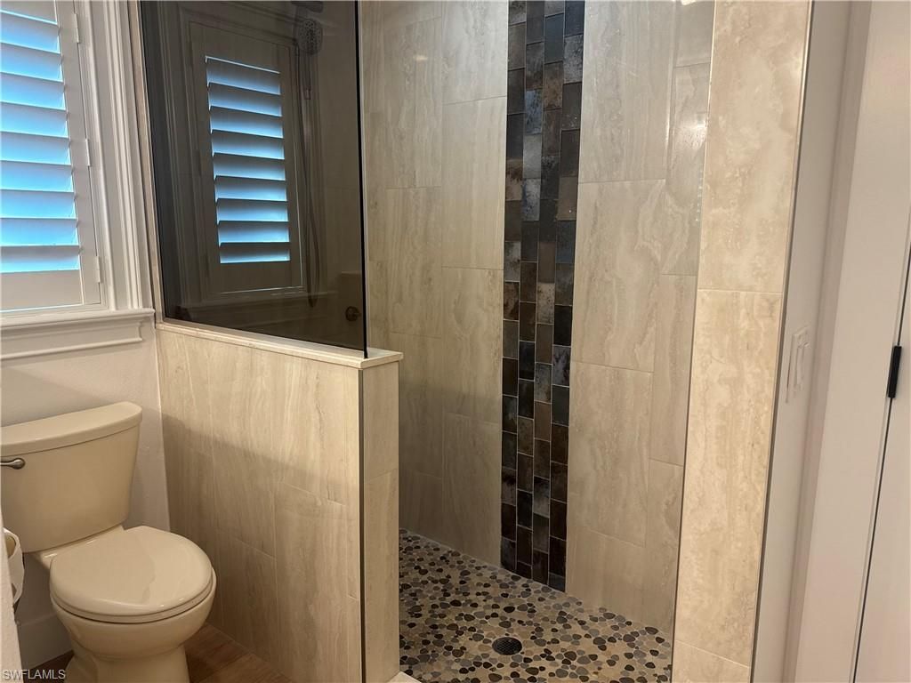 Image 13 of property listing at 5241 SW 2nd PL, Cape Coral, FL 33914