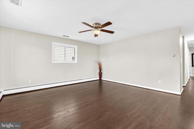 8421 SPRING RD, Pasadena, MD 21122