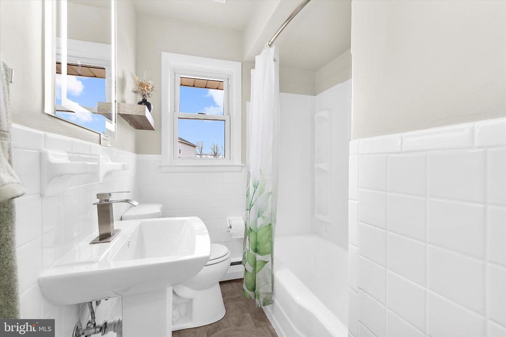 Image 17 of property listing at 8421 SPRING RD, Pasadena, MD 21122