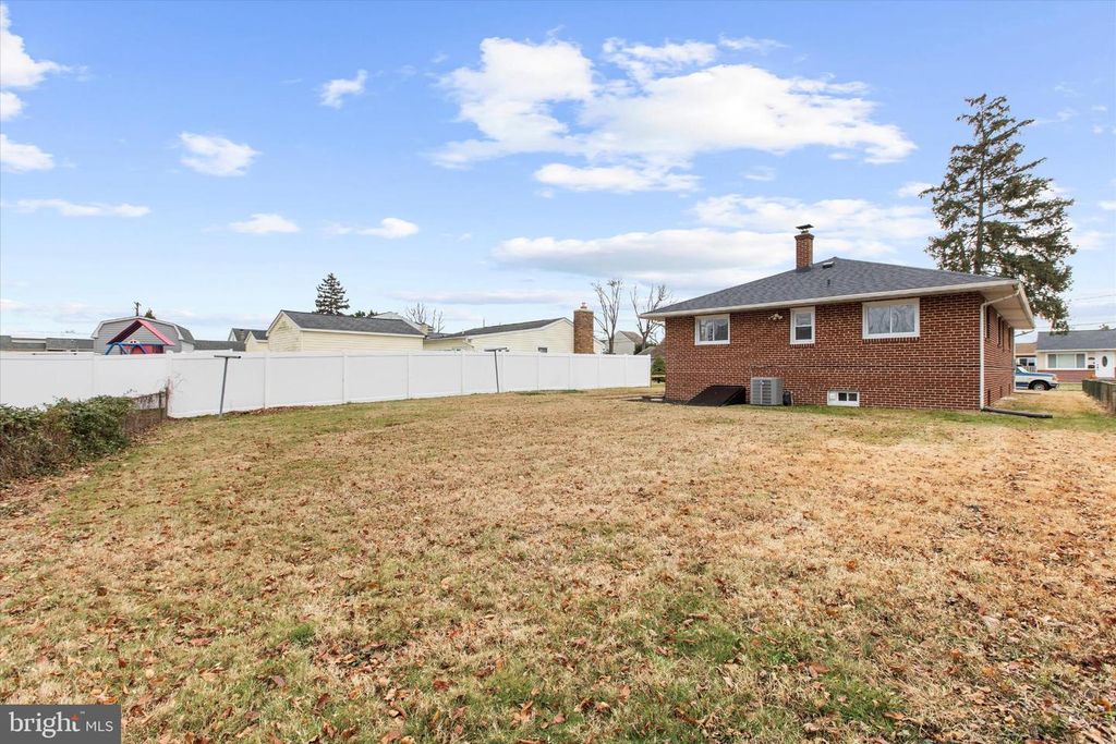 Image 27 of property listing at 8421 SPRING RD, Pasadena, MD 21122