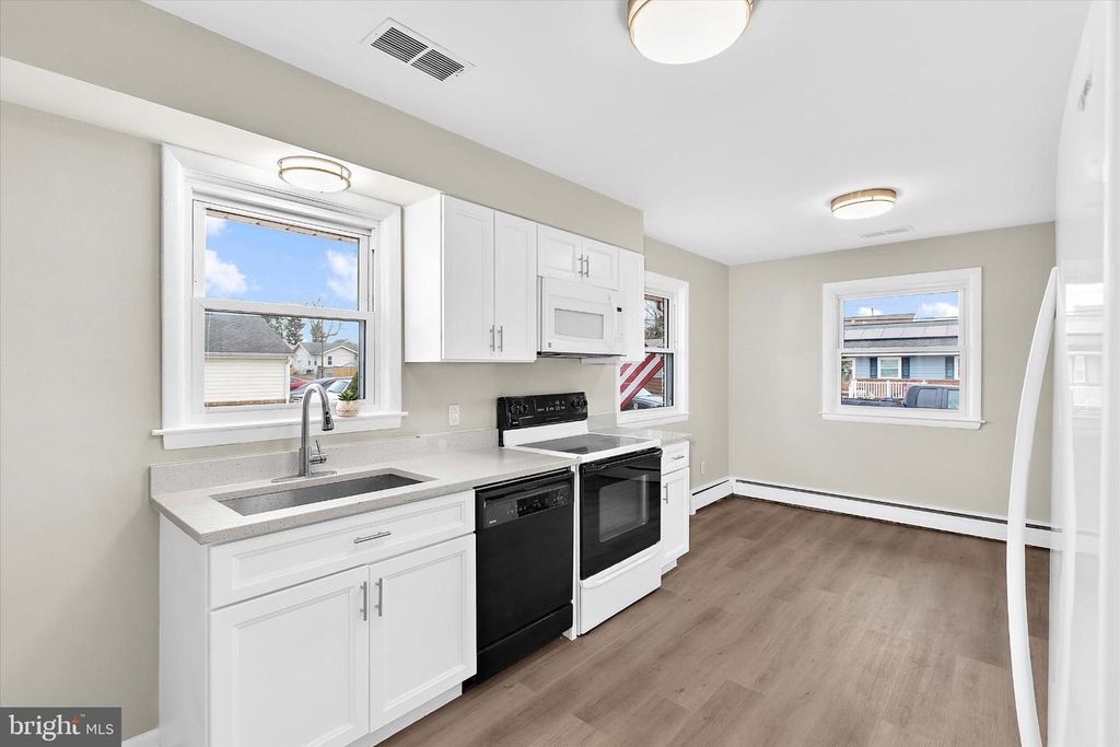 Image 7 of property listing at 8421 SPRING RD, Pasadena, MD 21122