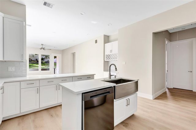 101 Fairway View Court, Montgomery, TX 77356