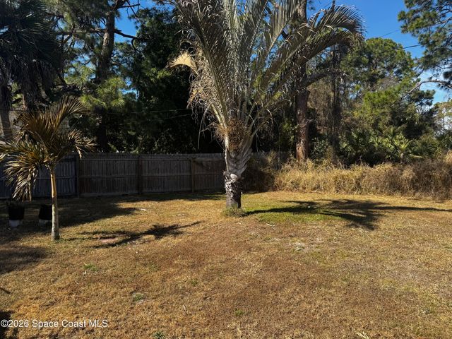 1033 Baysinger Street NW, Palm Bay, FL 32907