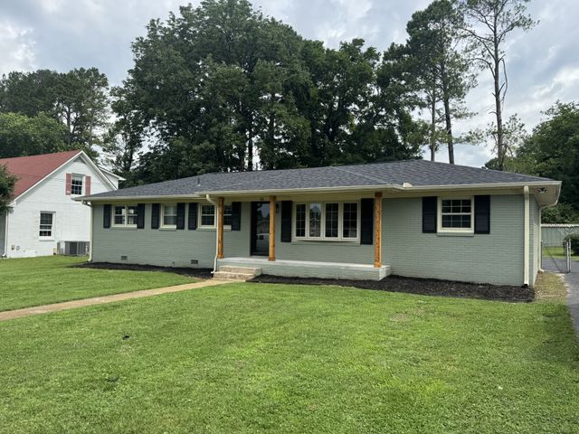 801 Bagley Dr, Fayetteville, TN 37334