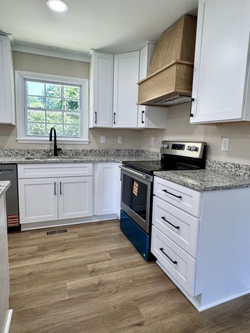 801 Bagley Dr, Fayetteville, TN 37334