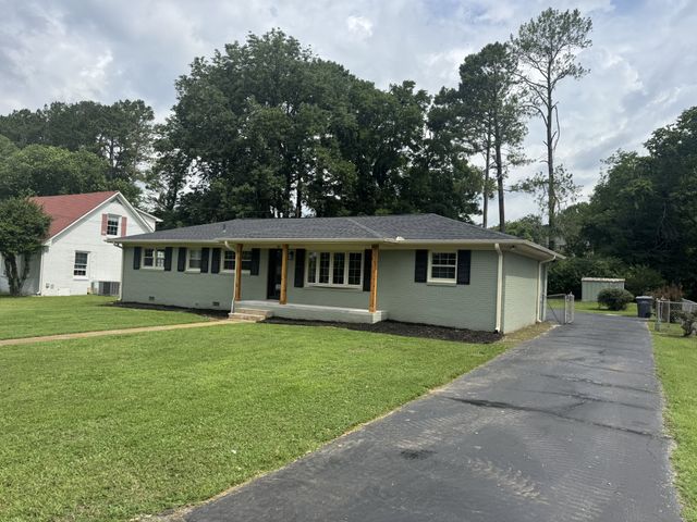 801 Bagley Dr, Fayetteville, TN 37334