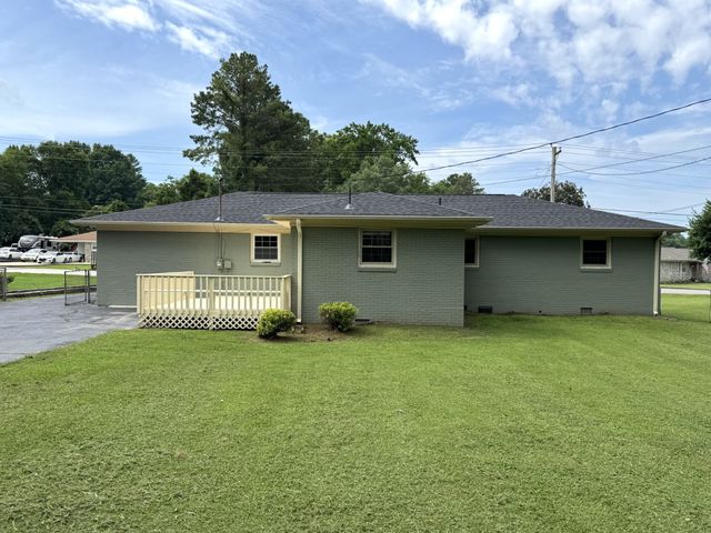 801 Bagley Dr, Fayetteville, TN 37334