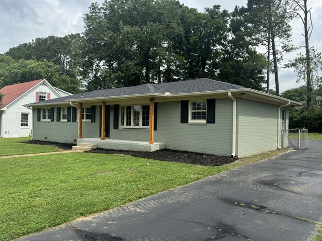801 Bagley Dr, Fayetteville, TN 37334