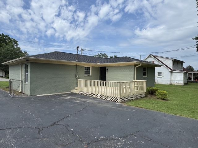 801 Bagley Dr, Fayetteville, TN 37334