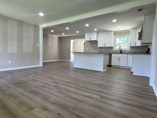 801 Bagley Dr, Fayetteville, TN 37334