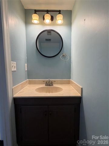 2705 N Center Street 46, Hickory, NC 28601