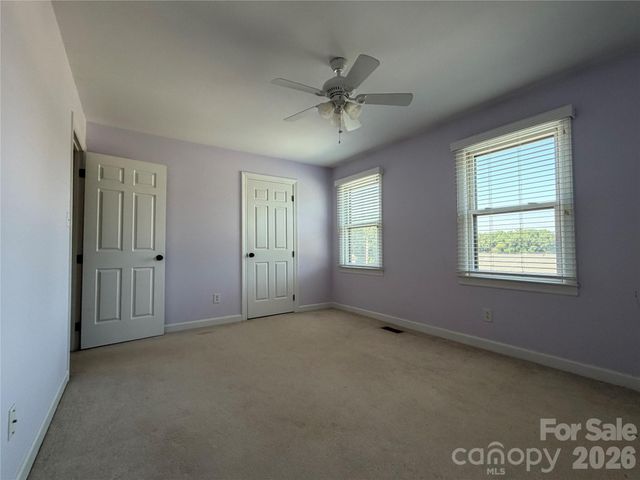 2705 N Center Street 46, Hickory, NC 28601