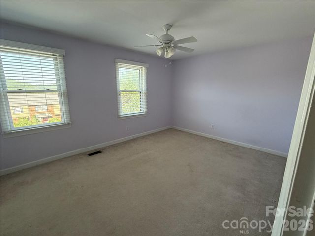 2705 N Center Street 46, Hickory, NC 28601