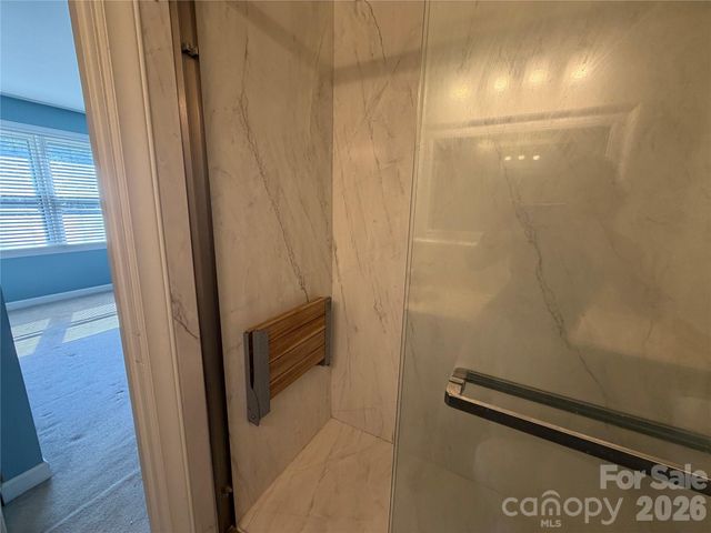 2705 N Center Street 46, Hickory, NC 28601