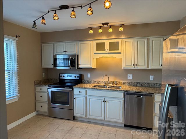 2705 N Center Street 46, Hickory, NC 28601