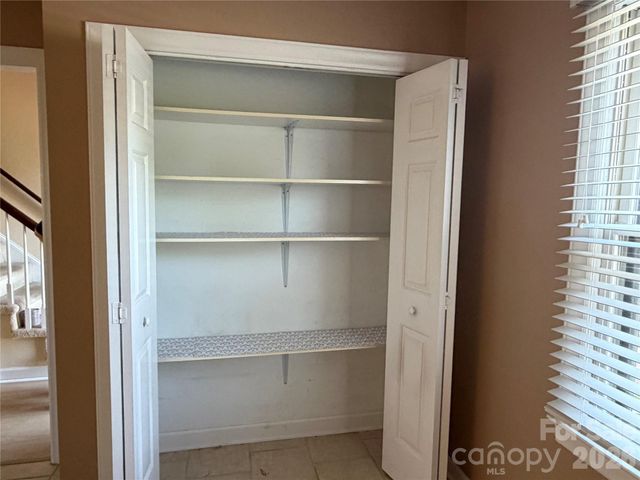 2705 N Center Street 46, Hickory, NC 28601