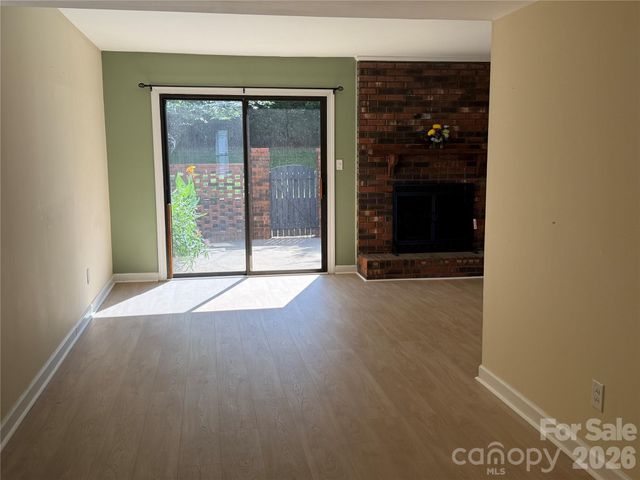 2705 N Center Street 46, Hickory, NC 28601