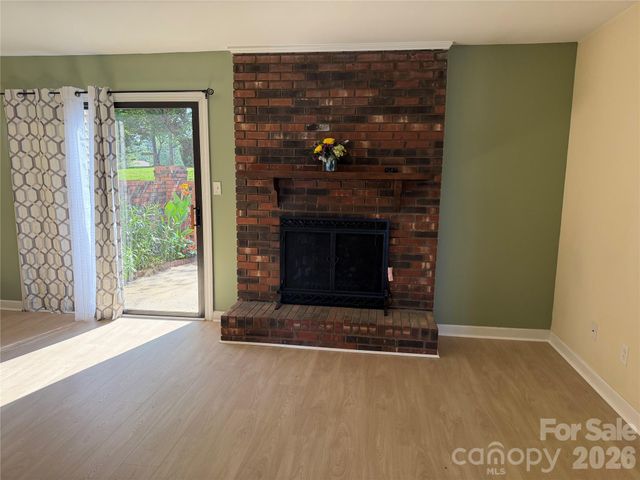 2705 N Center Street 46, Hickory, NC 28601