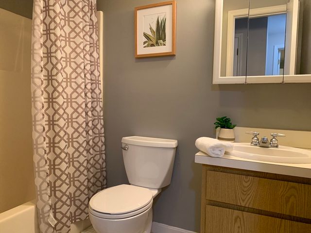 45 Kennedy Dr 45, Chelmsford, MA 01863