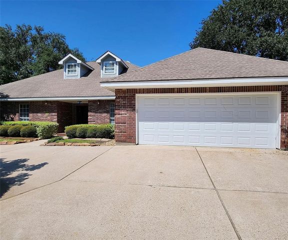 104 April Wind Drive S, Conroe, TX 77356