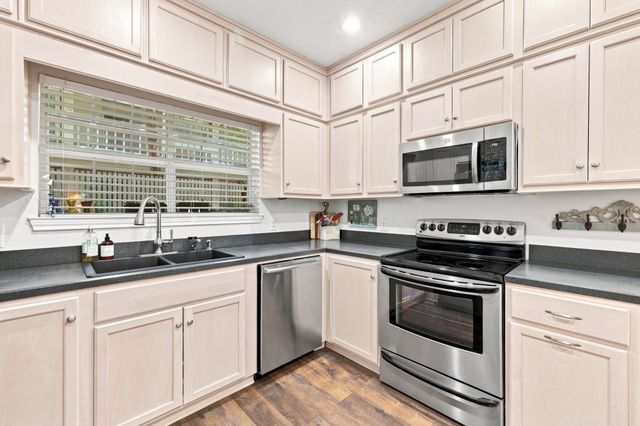 5310 Keller Springs Road 512, Dallas, TX 75248