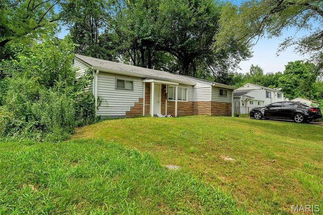 10145 Earl Drive, St Louis, MO 63136
