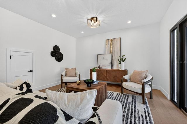 159 17TH AVENUE N, St Petersburg, FL 33704