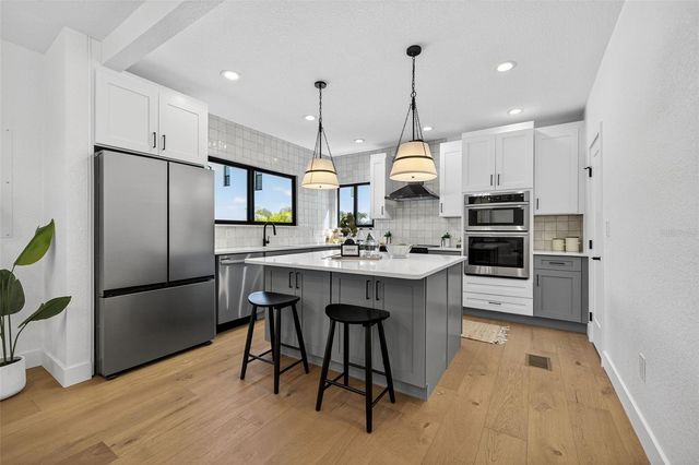 159 17TH AVENUE N, St Petersburg, FL 33704