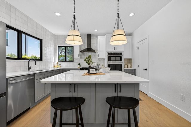 159 17TH AVENUE N, St Petersburg, FL 33704