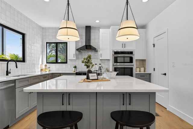 159 17TH AVENUE N, St Petersburg, FL 33704