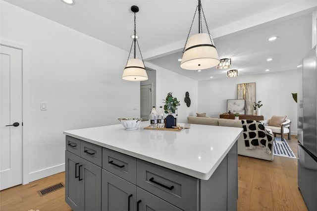 159 17TH AVENUE N, St Petersburg, FL 33704