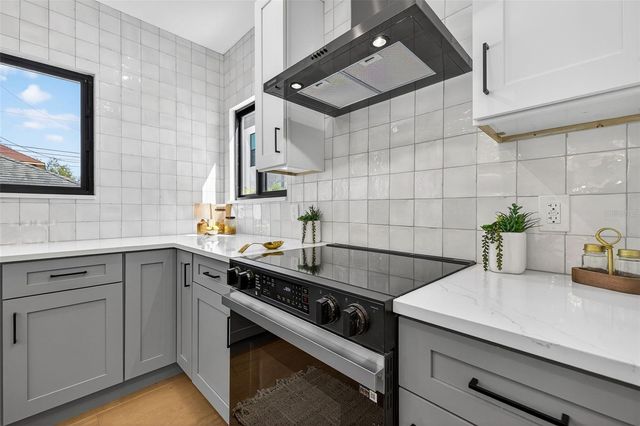 159 17TH AVENUE N, St Petersburg, FL 33704