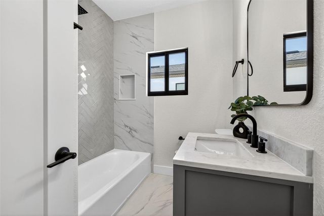 159 17TH AVENUE N, St Petersburg, FL 33704