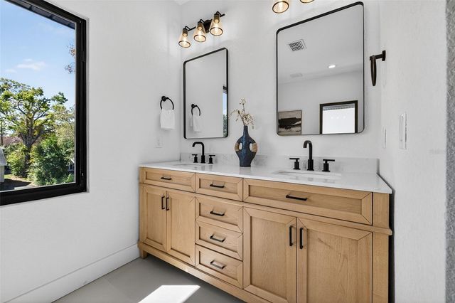 159 17TH AVENUE N, St Petersburg, FL 33704