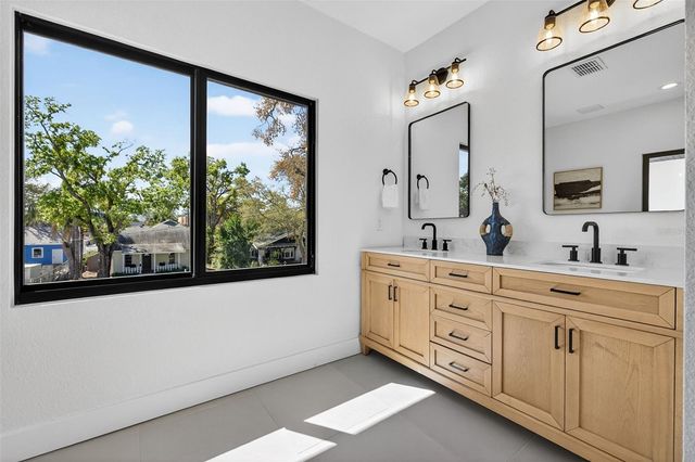 159 17TH AVENUE N, St Petersburg, FL 33704