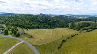25 KOOGLER TRL, Raphine, VA 24472