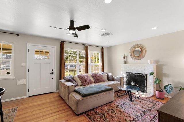 4537 Brent Ct, Sacramento, CA 95820