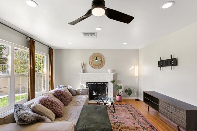 4537 Brent Ct, Sacramento, CA 95820