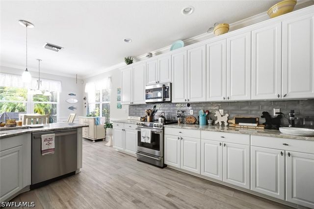 7862 Founders LN, Naples, FL 34104