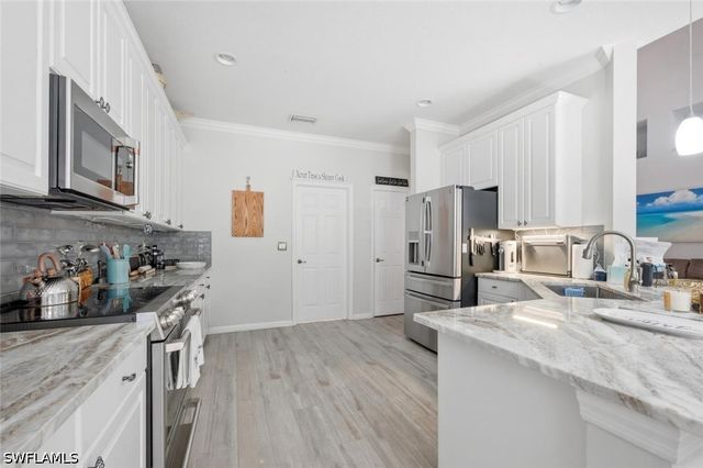 7862 Founders LN, Naples, FL 34104