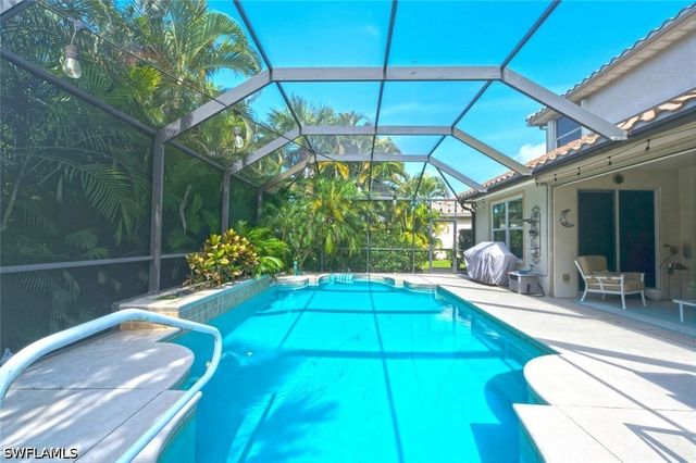 7862 Founders LN, Naples, FL 34104