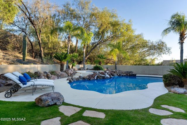 10500 N Starsearcher Place, Oro Valley, AZ 85737