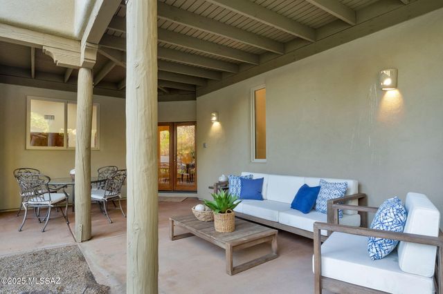 10500 N Starsearcher Place, Oro Valley, AZ 85737