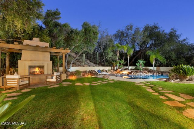 10500 N Starsearcher Place, Oro Valley, AZ 85737